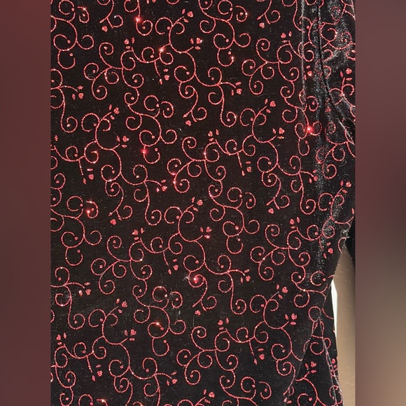 Notations Black and Red Sparkly top Size PM - Picture 6 of 16